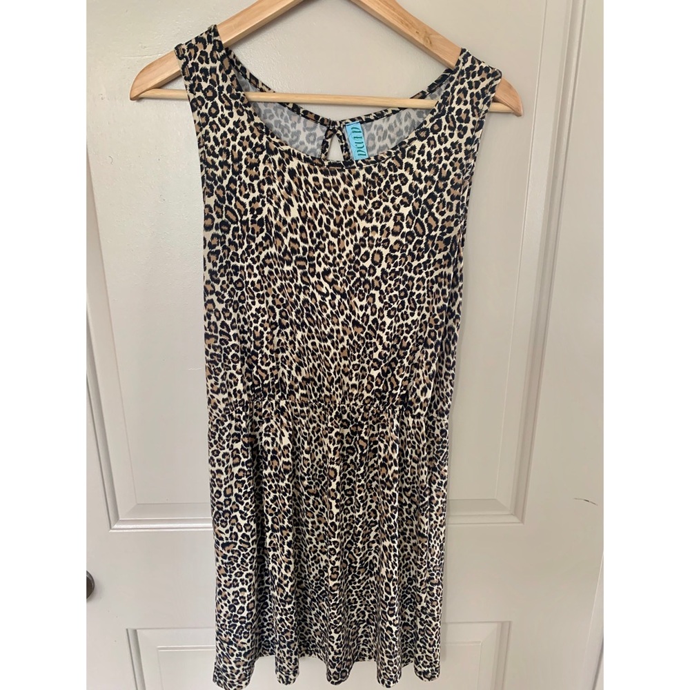 Francesca’s Dina Be Leopard Dress w/ Keyhole Back